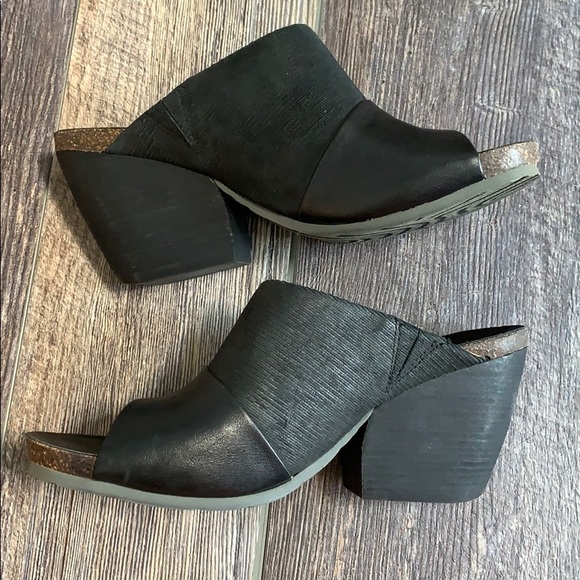 OTBT Hostel Cork Heeled Slide Black Leather (9.5) - Picture 12 of 13